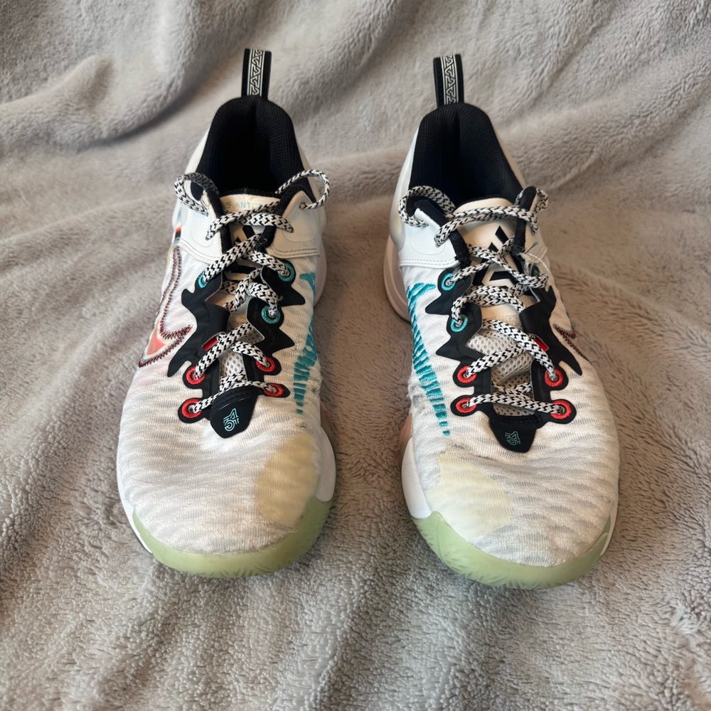 Nike Giannis Immortality Force Field Basketball Shoes Men’s 7.5 White Turquoise